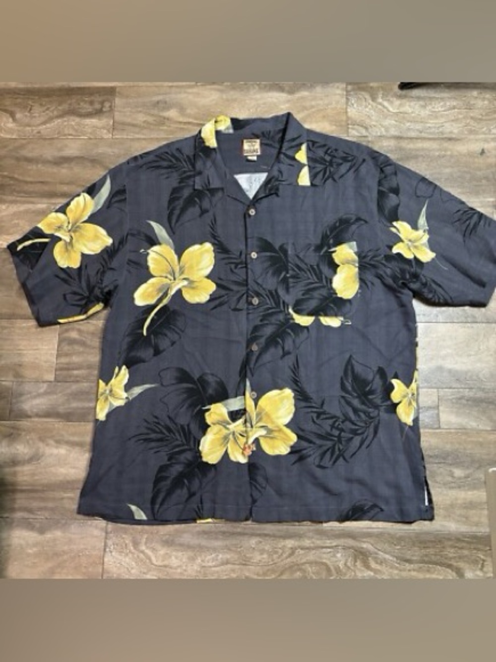 Vintage Tommy Bahama 100% Silk Hawaiian Camp Shirt Large Gray Tropical